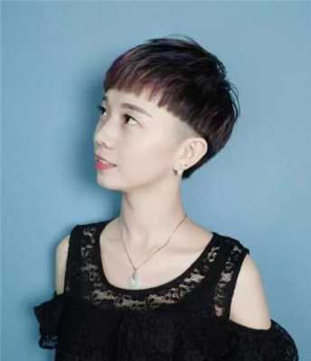 女生鬓发多是什么原因（女生鬓发多是什么原因引起的）