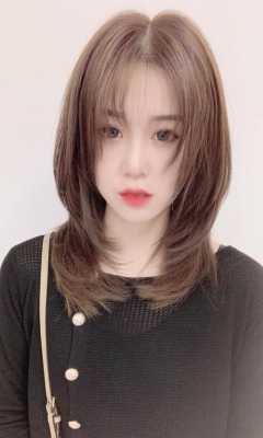 女生鬓发多是什么原因（女生鬓发多是什么原因引起的）