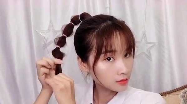 学生头辫子怎么编好看（中学生辫子简单洋气扎法）