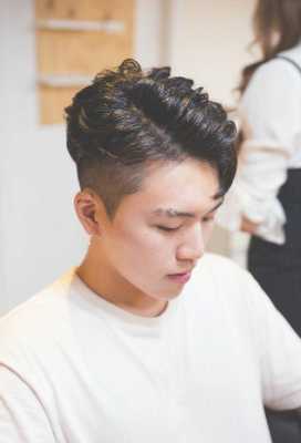男生个子矮剪什么发型（男生个子矮剪什么发型好看）