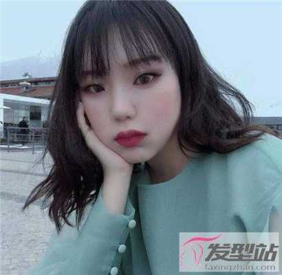 短发女生怎么留长头发（短发女生怎么留长头发度过尴尬期）