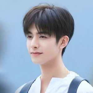 刘海尖尖怎么剪,刘海尖尖的是什么发型男