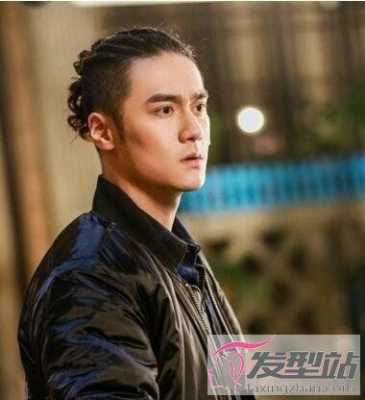 男生背头扎辫子叫什么（钻石脸男士适合扎辫子吗）