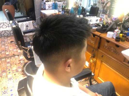 男孩子剪什么头发帅（男孩子剪什么头发帅一点）