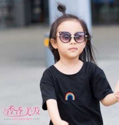 长发苹果头怎么扎图解（女宝宝刘海怎么扎好看）