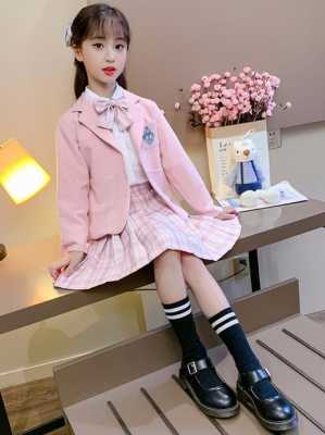 女宝宝短发怎么扎好看（11岁女孩穿jk制服扎什么头发最好看）