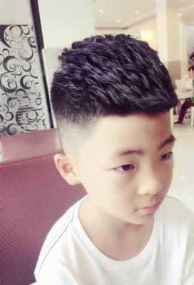 八岁孩子，前额两边不长头发，怎么办,小学生理什么发型好看男