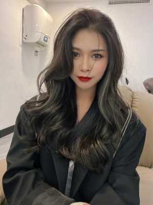 黑色直发怎么挑染好看（怎样挑染头发好看）