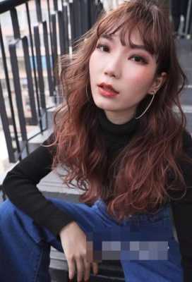 烫什么颜色的头发好看（烫什么颜色的头发好看图片）