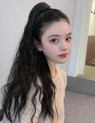 圆脸适合高马尾还是低马尾,圆脸扎什么样的马尾好看