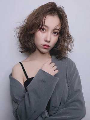 女性发根浅是什么原因（染发发根浅怎么补救）