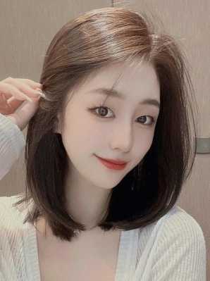 圆脸适合剪什么样的发型（圆脸适合剪什么样的发型女）