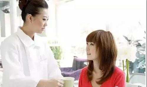 别人介绍女孩第一次见面怎么聊她是做美容的,做美容怎么与顾客沟通做项目