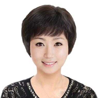 65岁以上发型短发,中年人剪什么短发好看图片