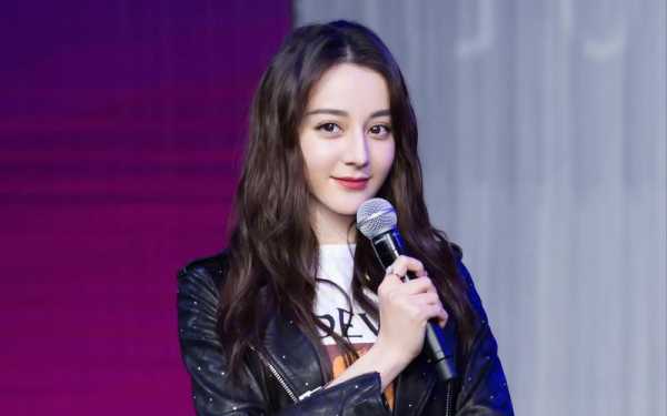 迪丽热巴头发是什么卷（热巴头发是怎么盘上去的）