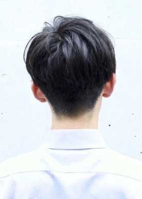 男生剃两边发型叫什么（男生两边剃掉后脑勺留长的发型叫什么）