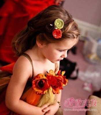 无刘海苹果头怎么扎（花童发型怎么扎无刘海）