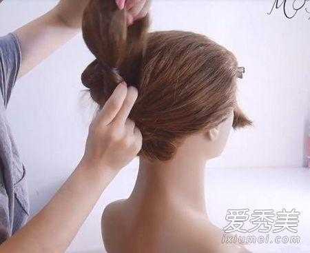 中长发怎么梳丸子头（中长发怎么梳丸子头好看）