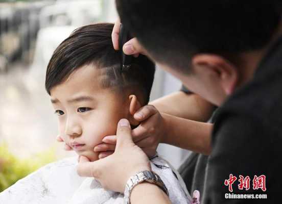 剪儿童头发的手法步骤,小朋友的头发怎么剪好看