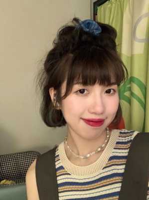 女孩短发怎么扎简单好看（女孩短发怎么扎简单好看视频）