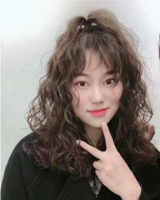 烫头发不卷是什么原因（生理期烫头发不卷是什么原因）