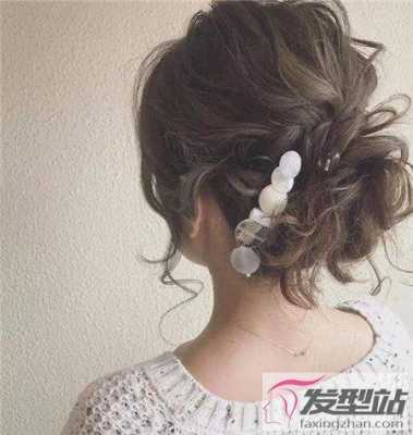龙须头发型怎么扎弄（龙须头发型怎么扎弄好看）