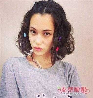 额头前的头发有个尖怎么处理,前面的头发怎么编小辫子