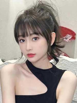 带刘海的头发怎么扎,刘海搭什么衣服好看