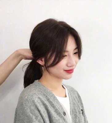 尴尬期刘海怎么扎马尾（有刘海怎么扎低马尾）