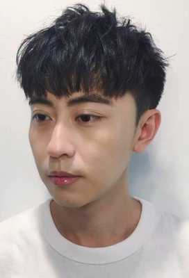 卷发适合什么短发（卷发适合什么短发型男）