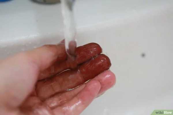 染发液在手上怎么洗掉（染发膏沾手上怎么去除）