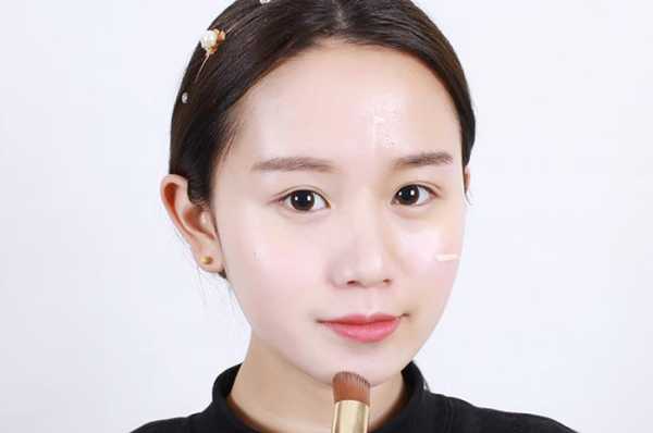 底妆图什么（粉底刷怎么上底妆）