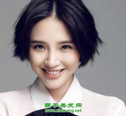 中分怎么弄好看女（发泥捏中分怎样才好看）