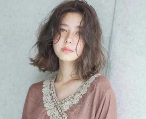 脸大用什么发型好看（脸大用什么发型好看女）