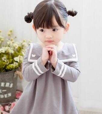小孩丸子头怎么扎好看（孩子丸子头怎么扎好看）