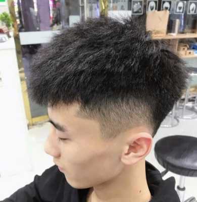 打过蜡的头发怎么烫（锡纸烫以后往头发上打点什么）