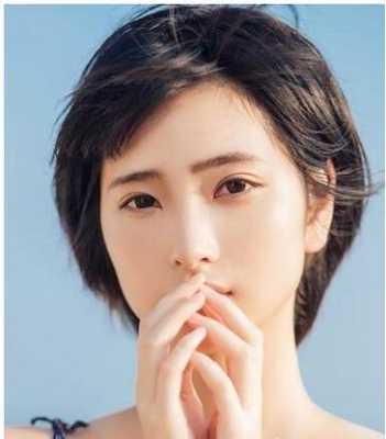 额头太短适合什么短发（额头太短适合什么短发女）