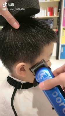 在家怎么给小孩剪头发（在家怎么给小孩剪头发视频）