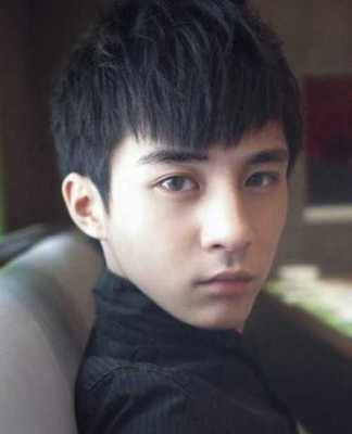 短发男适合什么颜色（短发男适合什么颜色的衣服）