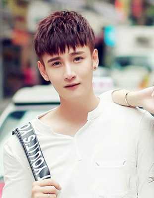 短发男适合什么颜色（短发男适合什么颜色的衣服）