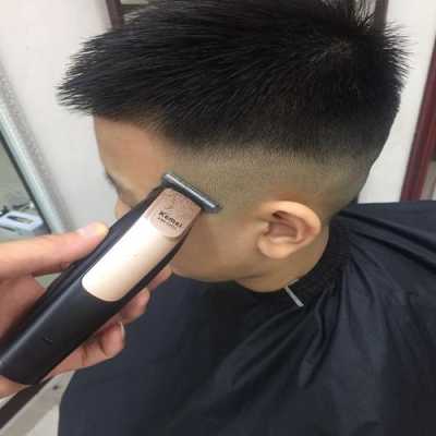 油头发型怎么剪求教程（油头推子能推光头吗）