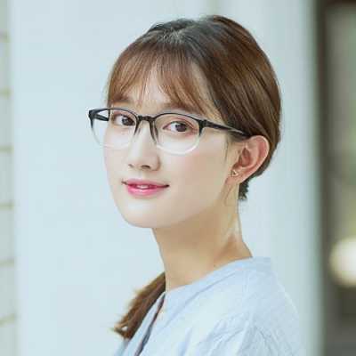 本人小眼睛小脸，适合什么框的眼镜？（小框？中框？）,小脸型是什么脸型图片