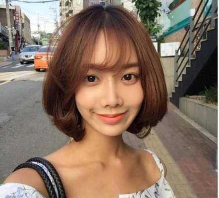 自来卷短发怎么弄好看（自然卷头发怎么处理好看）