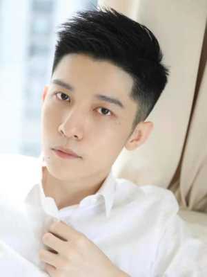 廋脸适合什么发型男（廋脸人适合做什么发型好看）