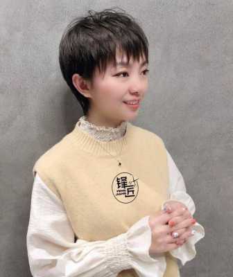 女士超短发修剪教程,女孩超短发怎么弄好看图片