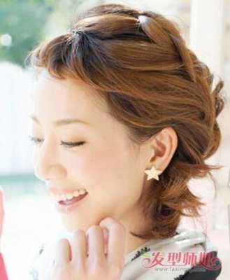 本人头发是前面两边头发长，后面头发短。怎么才能扎起来，即潮流又好看,很短的头发怎么扎起来好看
