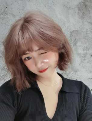 短发挑色什么颜色好看（女士短发刷颜色手法）