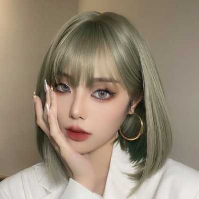短发挑色什么颜色好看（女士短发刷颜色手法）