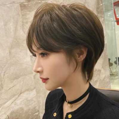 额头高颧骨高适合什么发型（头尖额头窄颧骨高适合戴什么帽子）