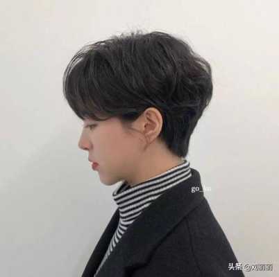 后脑勺头发怎么剪得蓬松,后脑勺的头发怎么蓬松一点